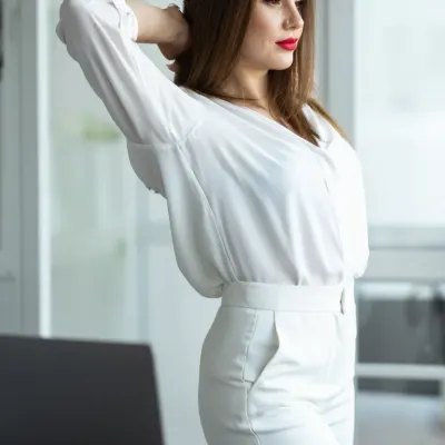 Милана, 26