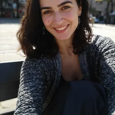 Ани, 27