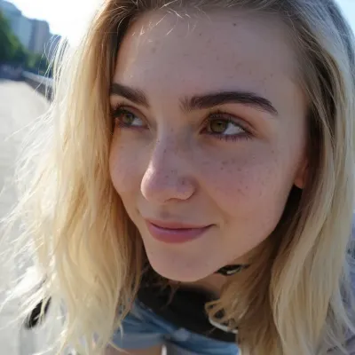 Соня, 25