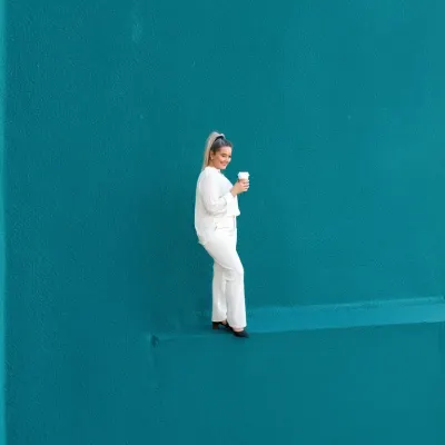 Тинатин, 33